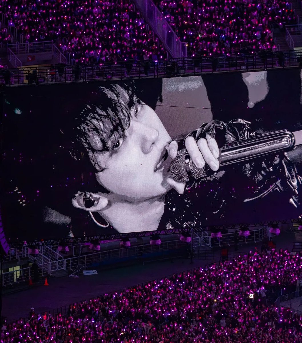 lovejjwan's tweet photo. The one and only, SIREN JIN 🫠 https://t.co/MinaNlEt5b