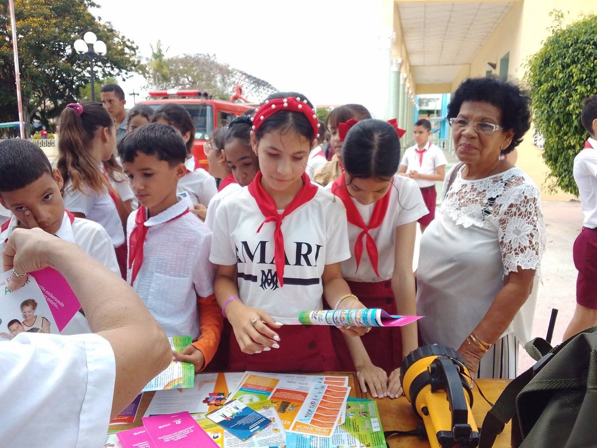 PROSALUDCPHEM's tweet photo. Actividad Educativa en el mes de la Prevención , donde se enfatiza sobre la  prevención de Lesiones no Intencionales en Niños y Adolescentes . En la provincia de la Tunas. 
#PROSALUD
#CubaEstáFirme 
#CubaEsRevolución 
#CubaSalvaVidas https://t.co/J2OhTYPoJd