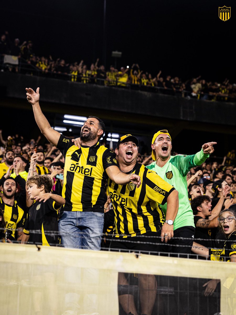 OficialCAP's tweet photo. 🎫 Ya está habilitado el canje y la venta de entradas para el partido que Peñarol y Liverpool jugarán el sábado en el Estadio Campeón del Siglo. 

✅ SOCIOS GRATIS en Damiani y Cataldi.
✅  No socio ¡hasta el viernes a las 13:00 podes asegurar tu entrada con precio BONIFICADO! 
➕ 10% de descuento extra con tarjeta Mastercard @bbva_uruguay PEÑAROL. 
✅ Menores de hasta 10 años inclusive, gratis. 

Los detalles, acá ➡️  https://t.co/BKs4DfeUmv