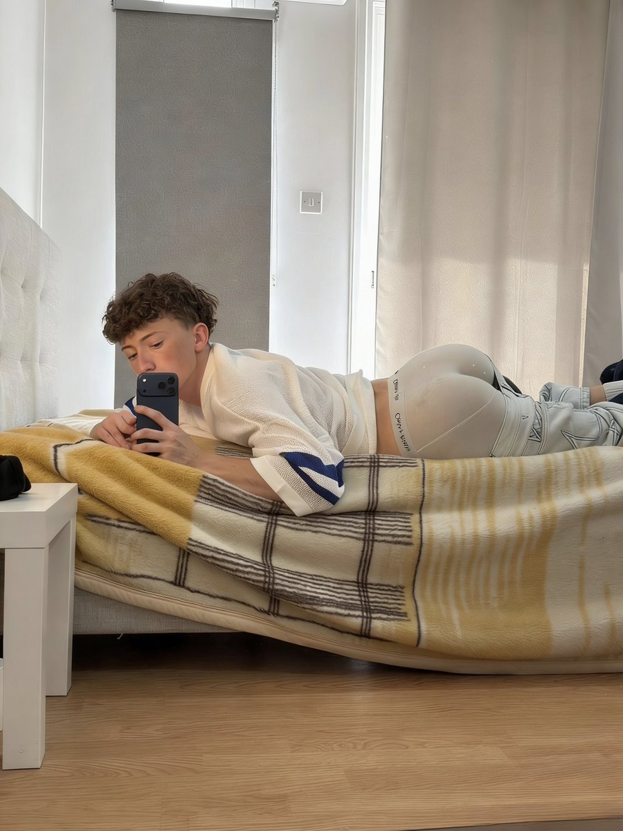mateomillerx's tweet photo. Feeling this new outfit 💫 RT to take it off 🤷🏻‍♂️ https://t.co/N8uPptB4pG