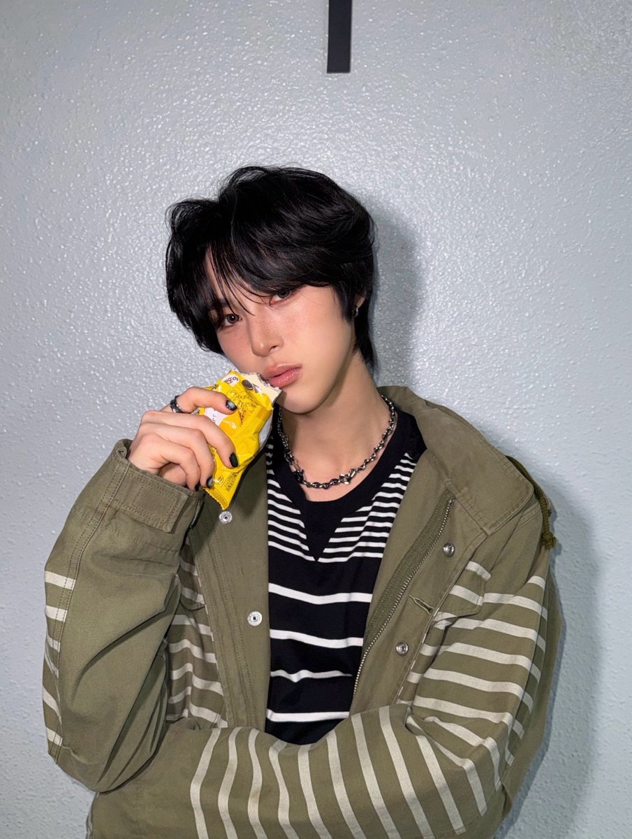 DDIRECTION_FR's tweet photo. 💭  WEVERSE  ⋮  120526

#JOOHYOUNG — a posté de nouvelles photos.

« Glace 🍦 »

#DAILYDIRECTION #DD ⋅ @_official_DD https://t.co/k7u4phw6FL