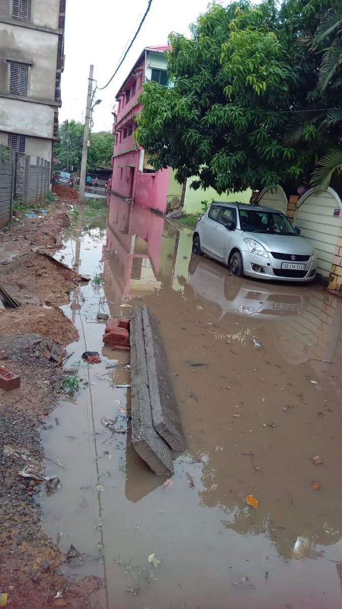 lexadvocate's tweet photo. @dm_jharsuguda @CMO_Odisha @IPR_Odisha Respected DM &amp; Collector, Jharsuguda…This is the situation of Belpahar Municipality-Ward-2, Odisha Urban &amp; Housing department designated Lane-87-G, it’s located near to Railway Fatak Belpahar…Our grievance may kindly be looked into…We are in hell… https://t.co/yHh2KtcxGn