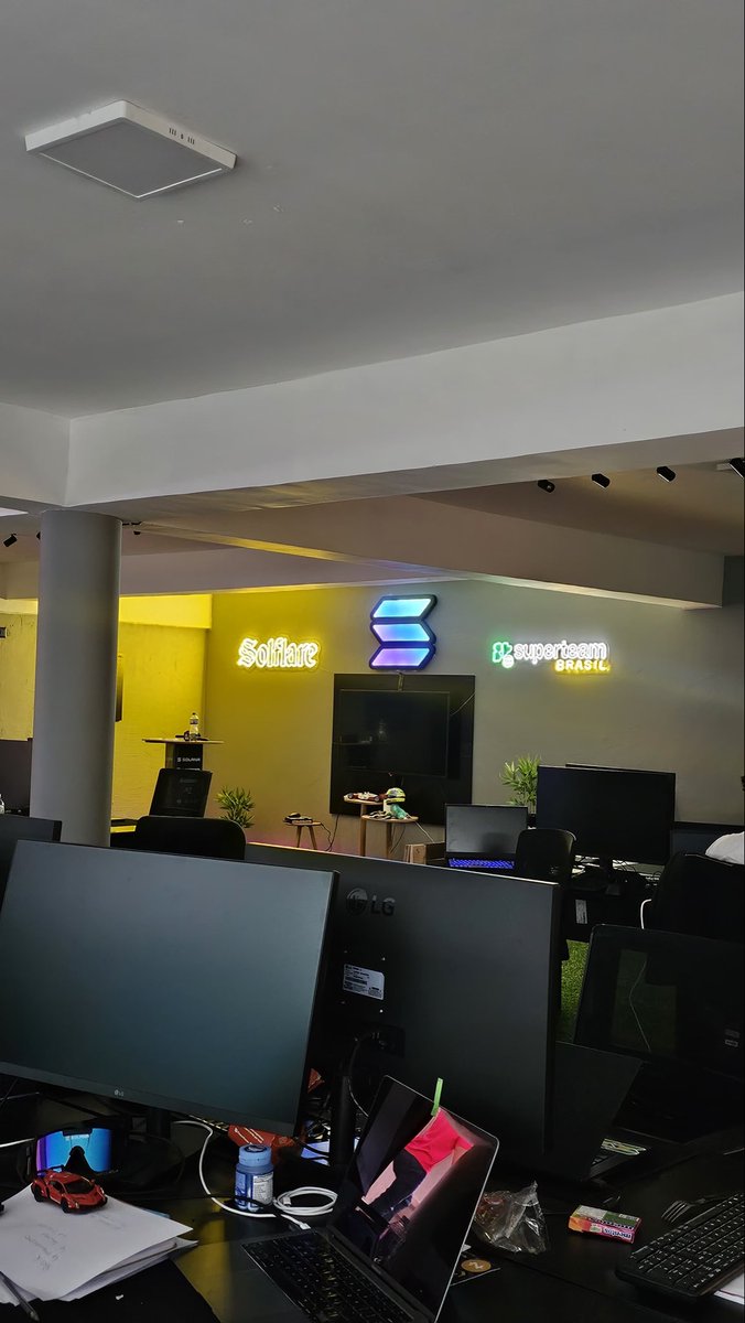 Lucas Vbrium tweet media