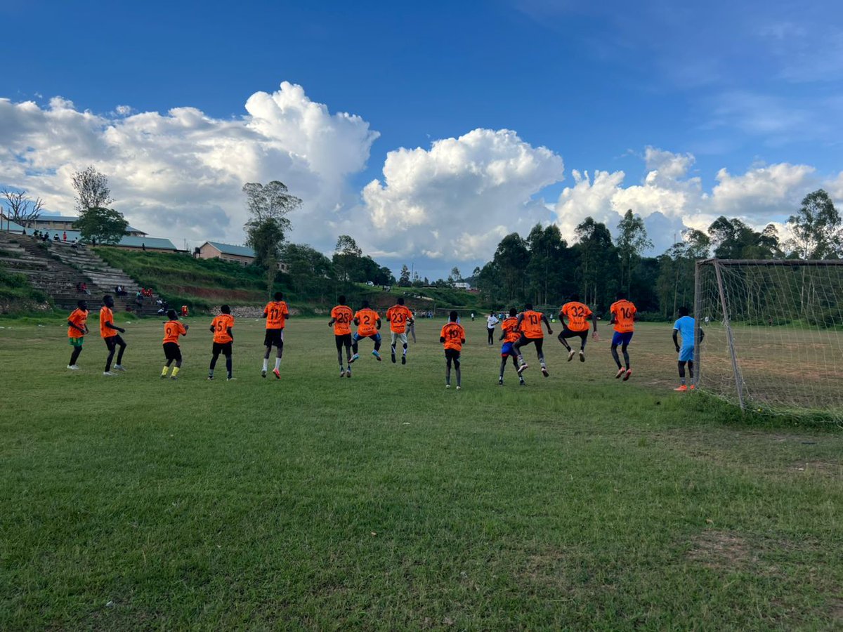 WUYA_H's tweet photo. Wake Up Youths Africa provided jerseys to a KIU Western Campus team. Promoting co-curriculars, health, teamwork &amp; talent among students as we advance SDG 3: Good Health and Well-being. #SDG3
@kiuvarsity
@peacefirstorg
@wakeupyouthsafrica
@WHO
@Arsenal
@ManUtd
@LFC https://t.co/TRBtBT12wJ
