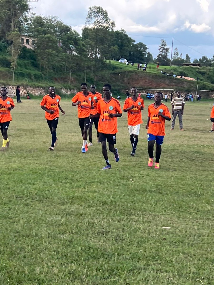 WUYA_H's tweet photo. Wake Up Youths Africa provided jerseys to a KIU Western Campus team. Promoting co-curriculars, health, teamwork &amp; talent among students as we advance SDG 3: Good Health and Well-being. #SDG3
@kiuvarsity
@peacefirstorg
@wakeupyouthsafrica
@WHO
@Arsenal
@ManUtd
@LFC https://t.co/TRBtBT12wJ