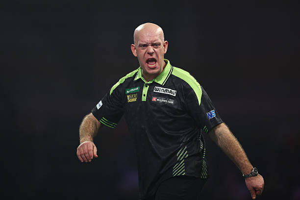 LeNineDarter's tweet photo. 🏆 Players Championship 15 : MvG se met en confiance ! 

Victoire 8-5 en finale face à Van Duijvenbode, a noté qu’au tour d’avant MvG a infligé un 7-0 à Schindler avec 122 de moyenne 🤯

🇫🇷 Thibault Tricole out dès le premier tour.. défaite 6-4 vs Gilding..

#lequipeFLECHETTES https://t.co/js67eK1fPS
