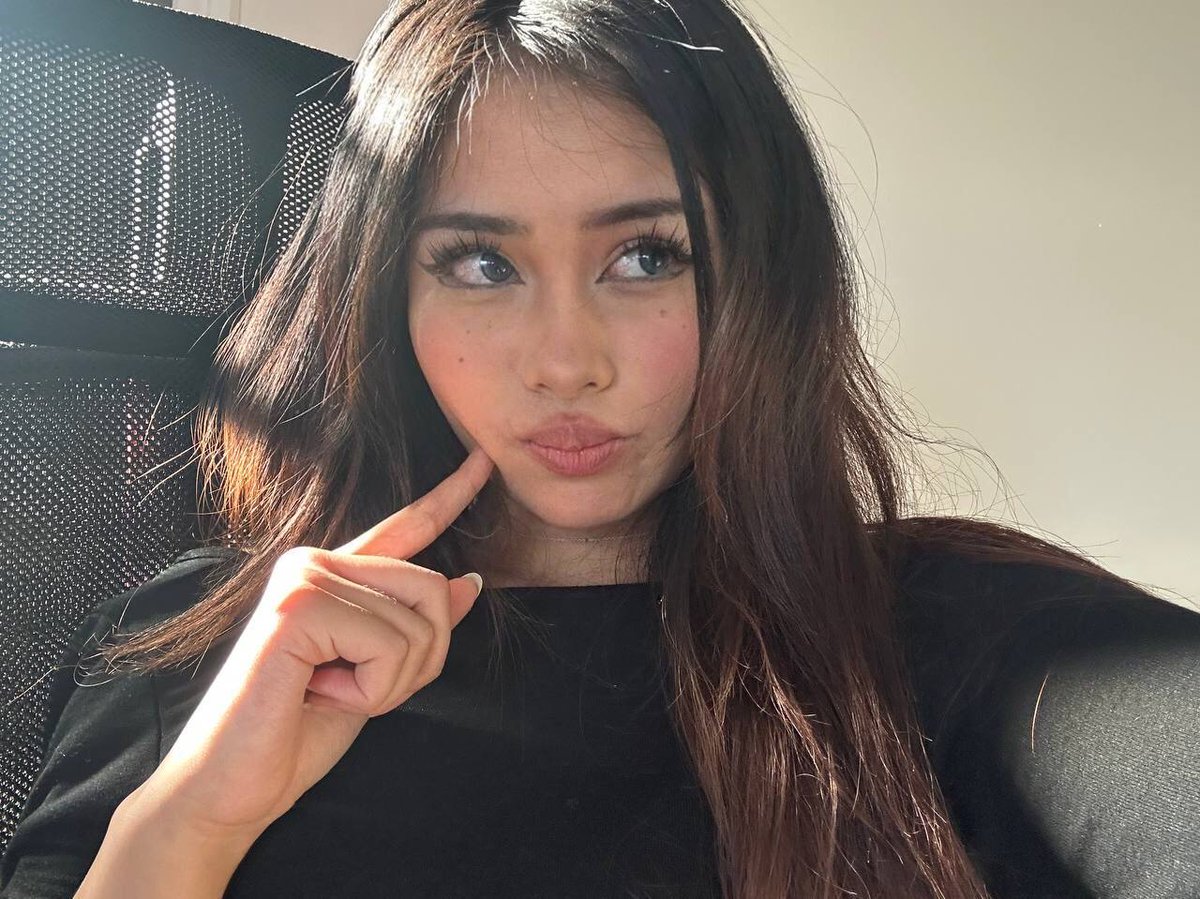 april tweet media