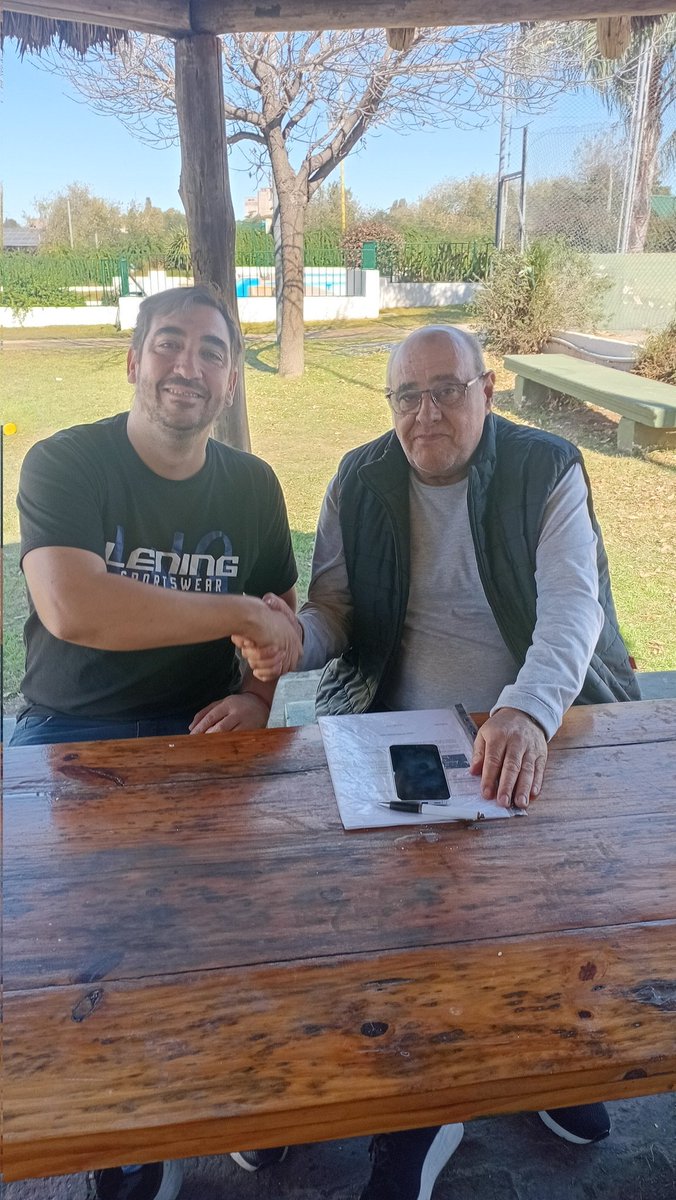 BasquetParque's tweet photo. En una reunión mantenida hoy entre el máximo responsable del básquet del @BasquetParque Mario García y el director técnico Cristian Colli se acordó la continuidad del entrenador para la próxima temporada de @LigaARGbasquet ...
Ampliaremos... https://t.co/wVAT6utS0V