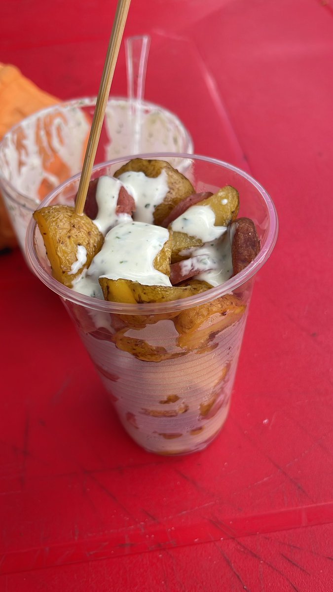 kitmayor's tweet photo. El nutricionista del gimnasio que me cae mal: nada de ultraprocesados, una porción de carbohidratos por comida.

Inmediatamente yo: https://t.co/Y4xrP5LCCy
