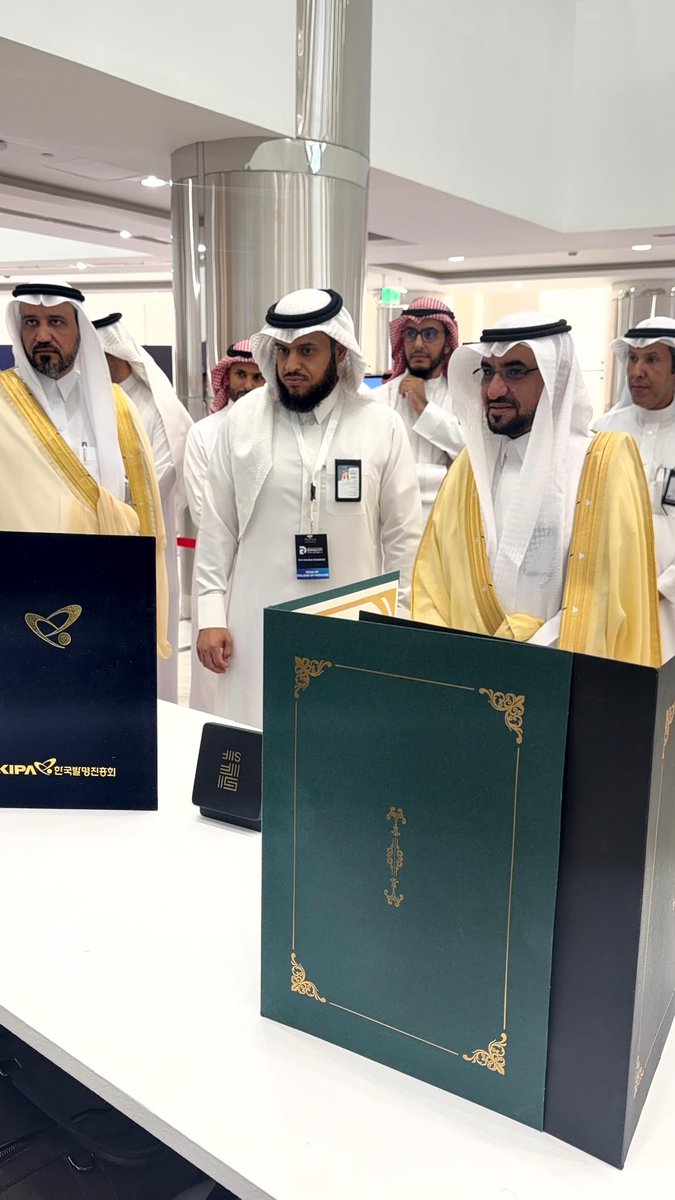 عزام بن إبراهيم الصمعاني tweet media