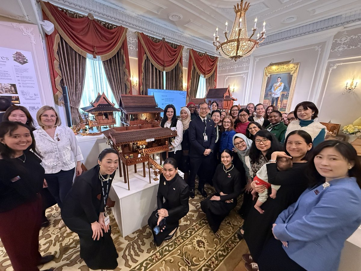 Royal Thai Embassy, London tweet media