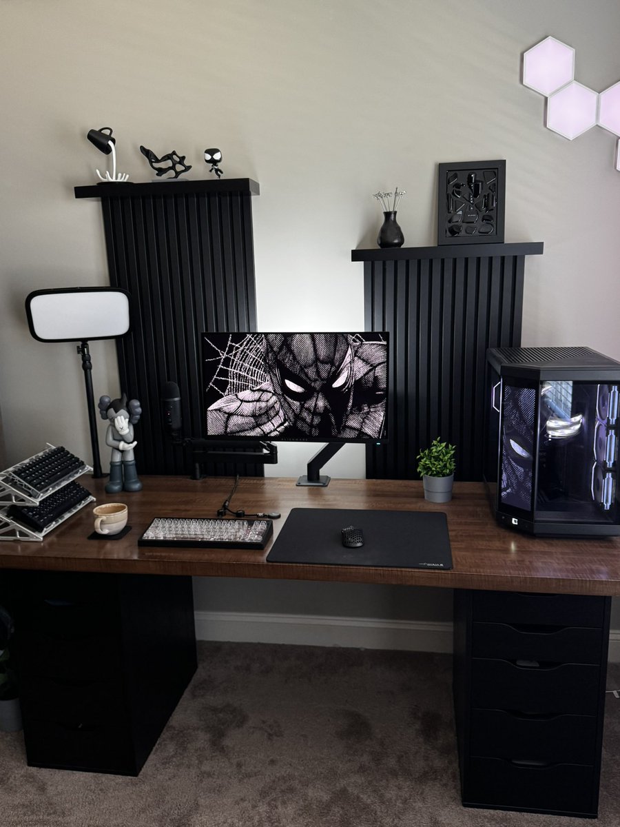 xkilliann's tweet photo. #desksetup https://t.co/aVdYz8gi6J