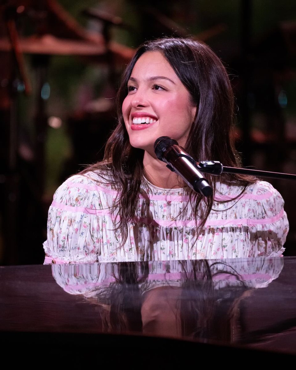 Access Olivia Rodrigo tweet media