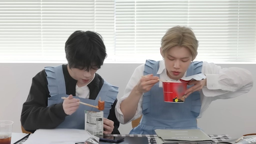 개 tweet media