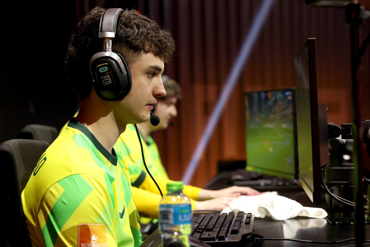 FIFAe tweet media