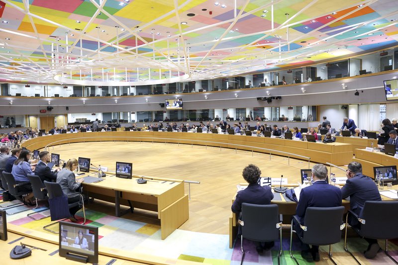 EspanaenUE's tweet photo. #EJCD | La delegación española participa esta tarde en la sesión de Deporte del Consejo de Educación, Juventud, Cultura y Deporte.
En el orden del día:
📌 Turismo deportivo y desarrollo sostenible
📌 Salud mental en el deporte
🔗 https://t.co/tD0Vviba9c https://t.co/tdn90K4gMG