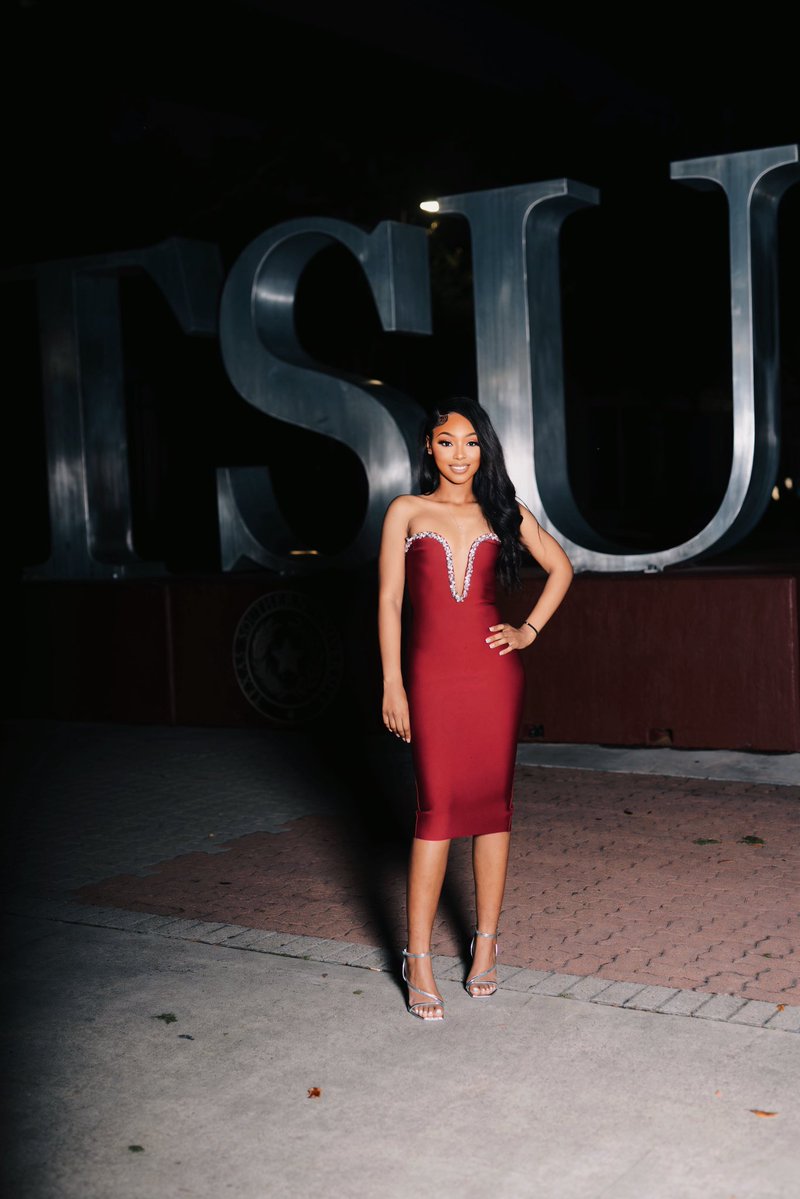 Desiree ✨ tweet media