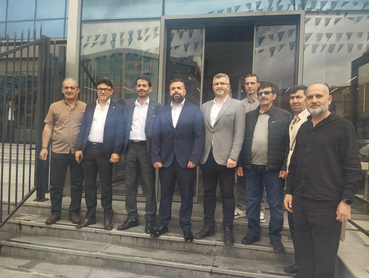 55RecepBey55's tweet photo. @Ebuhamza22 @TBMMresmi @selcukozdag @Akparti @AdnanBekerr @avidrissahin @ibrahimyumakli @asayisberkemal0 @diyadinosman @haciykk @birincimucahit @Semamarasli @senolgokner @ilkeryucell Sayın vekilim ayrım gayrım yapmadan , büyük küçük demeden tüm ruhsatsız Yapı sahiplerini 
Geride mağdur bırakmayacak şekilde 
#GenelAf Talep ediyoruz 
Bu yüzden acil olarak #YapıKayıtMeclise HobiBahçemeDokunma 
@GelecekPartiTR 
@Akparti
@iyiparti 
@devapartisi https://t.co/DVRPImAMxL