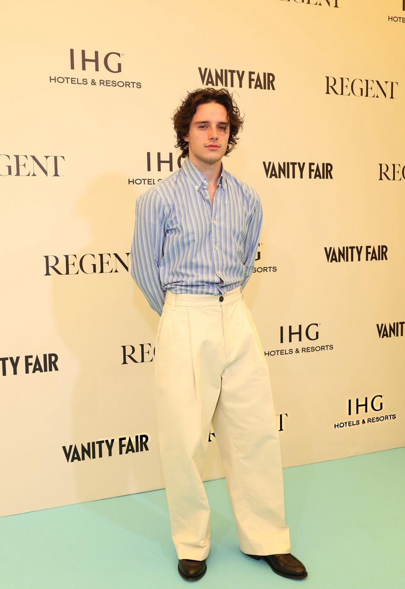 dripfeeder0117's tweet photo. harry collett in cannes 🩵 https://t.co/FveOyVKKhT
