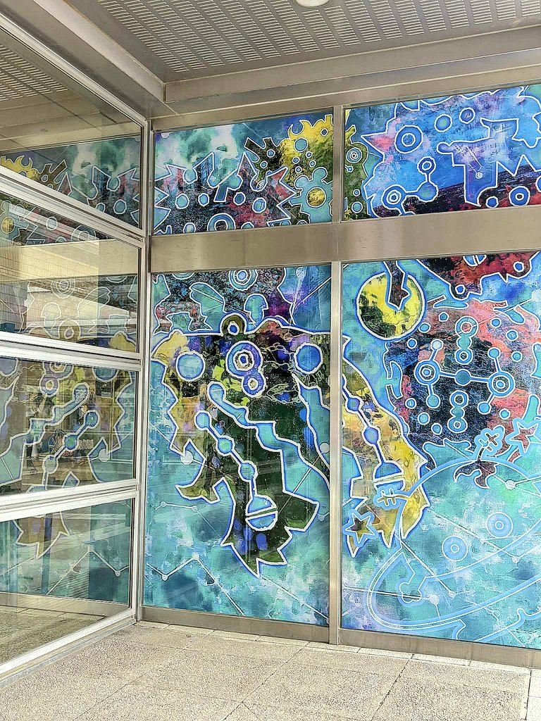 sosuke_ueta's tweet photo. 【👾つくばエキスポセンター40周年記念壁紙ラッピングと個展のお知らせ👾】
この度茨城県つくば市にあるつくばエキスポセンター正面玄関口にて、ラッピングデザインをさせていただきました。また今週5/16(土)から6/21(日)にかけてエキスポセンター館内にて個展もございます。
https://t.co/v6VCfv98s4 https://t.co/FFl03zvKCW