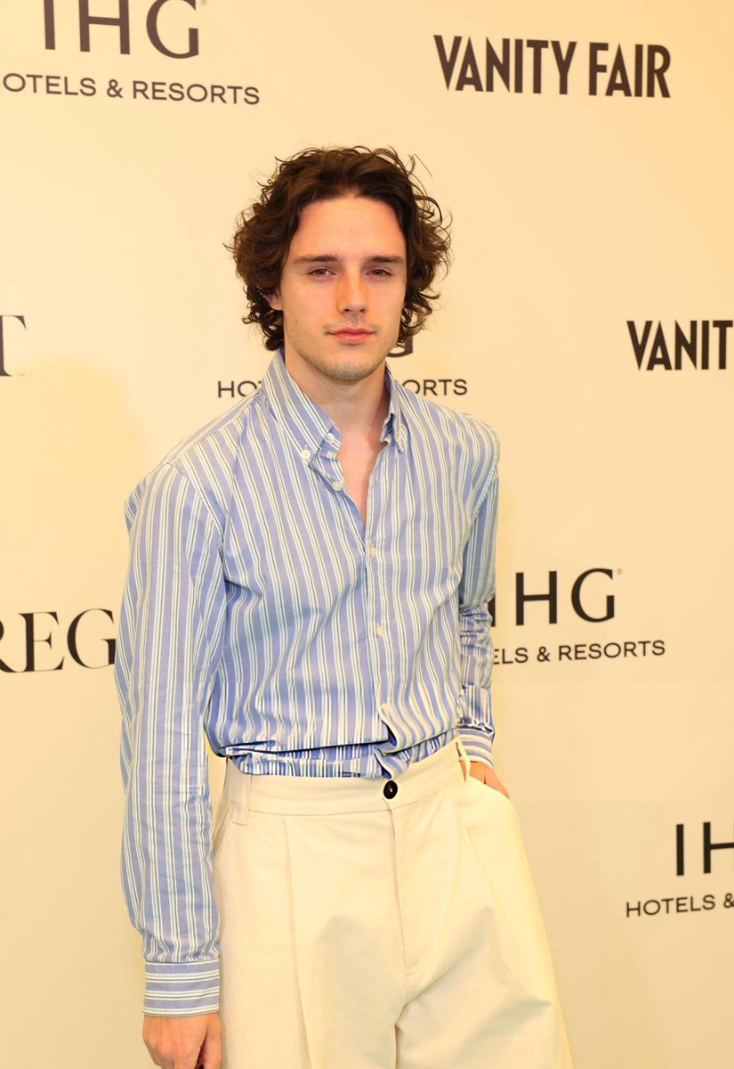 dripfeeder0117's tweet photo. harry collett in cannes 🩵 https://t.co/FveOyVKKhT