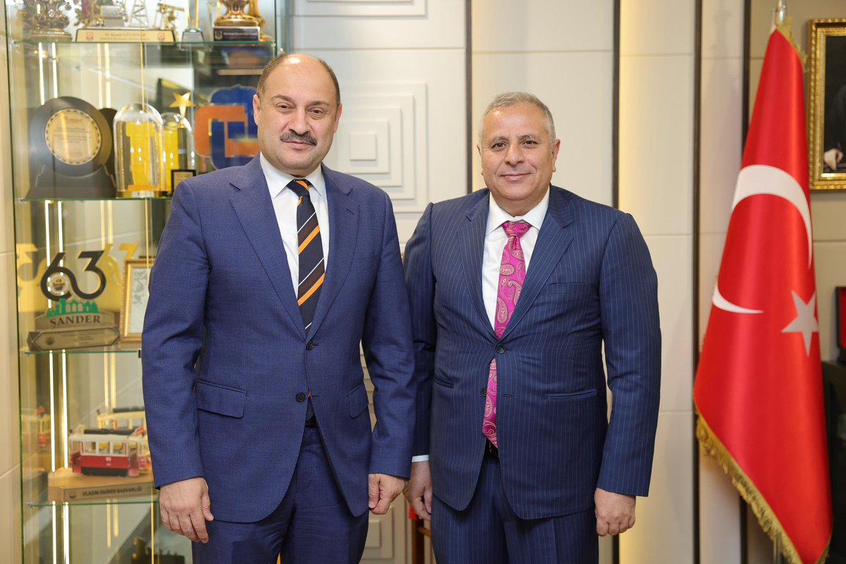 sanliurfabld's tweet photo. - AK Parti Şanlıurfa İl Yönetim Kurulu Üyesi Selahattin Güneş,
- Türk Telekom Şanlıurfa İI Müdürü Engin Yaman

Şanlıurfa Büyükşehir Belediye Başkanımız Mehmet Kasım Gülpınar’ı ziyaret ettiler.

Nazik ziyaretlerinden dolayı kendilerine teşekkür ediyoruz. https://t.co/oJYfzMpERC