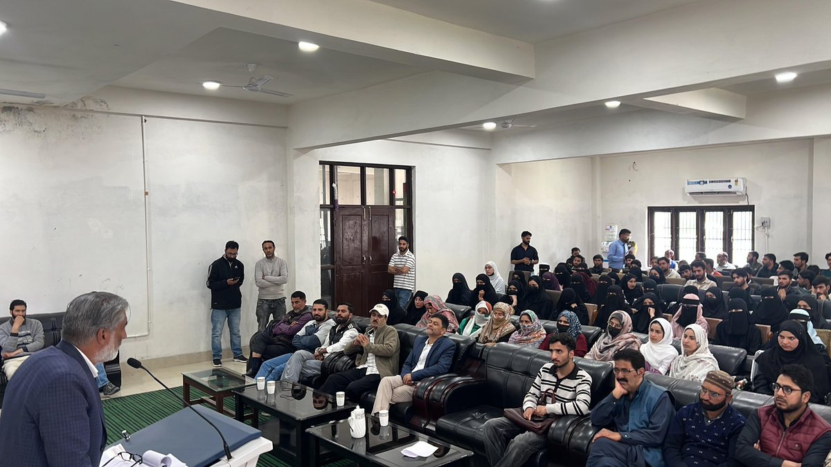 adv_kullay's tweet photo. Honoured to attend the Nasha Mukt Awareness Program at Government Polytechnic College Shopian today as Chief Guest.

Interacted with students and participants on the importance of a drug-free society and safeguarding our youth from substance abuse. Appreciate the organizers for this meaningful initiative towards a healthier and brighter future.