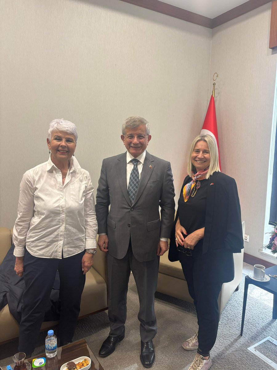 Ahmet Davutoğlu tweet media