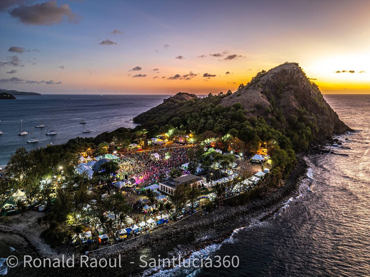 giological's tweet photo. Wow this is REALLY what our Saint Lucia Jazz &amp; Arts Festival looks like. #NoAI https://t.co/pERnorBNtc