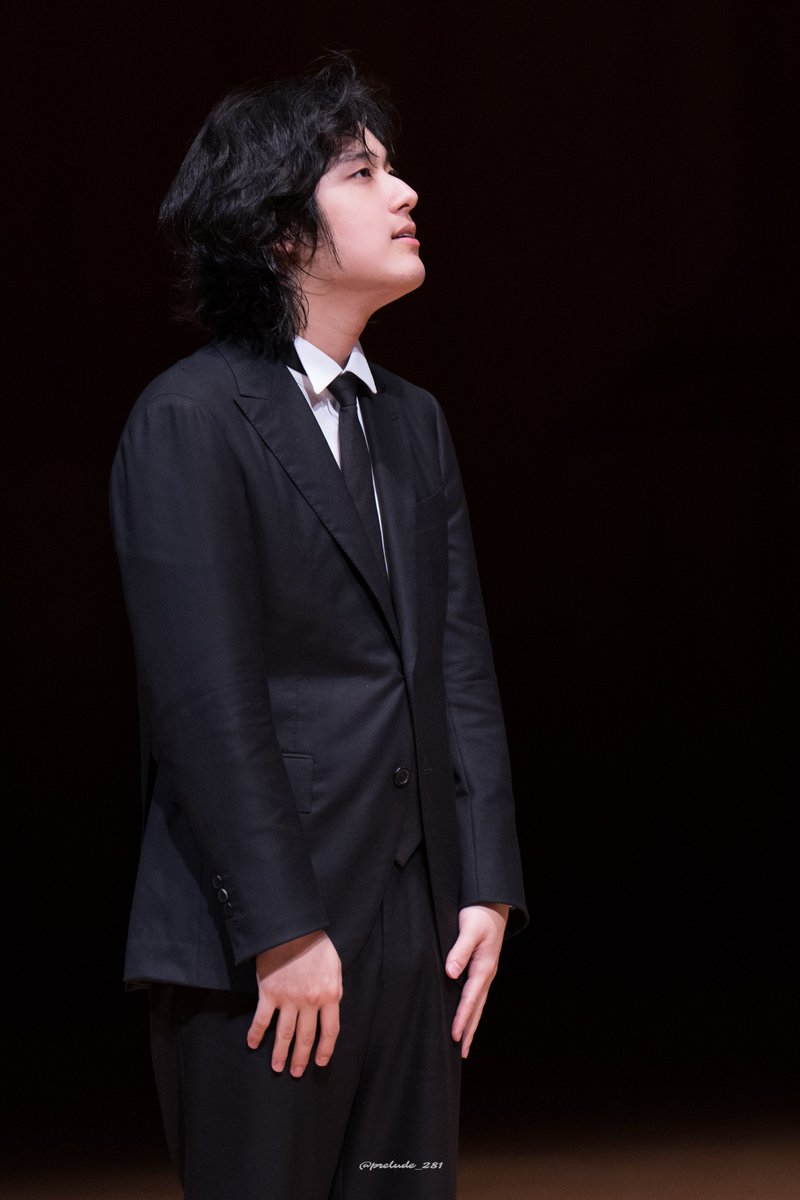 prelude_281's tweet photo. 260512 #임윤찬 피아노 리사이틀 예당 커튼콜
별을 쫓는 아이 https://t.co/8gKFCyarrP