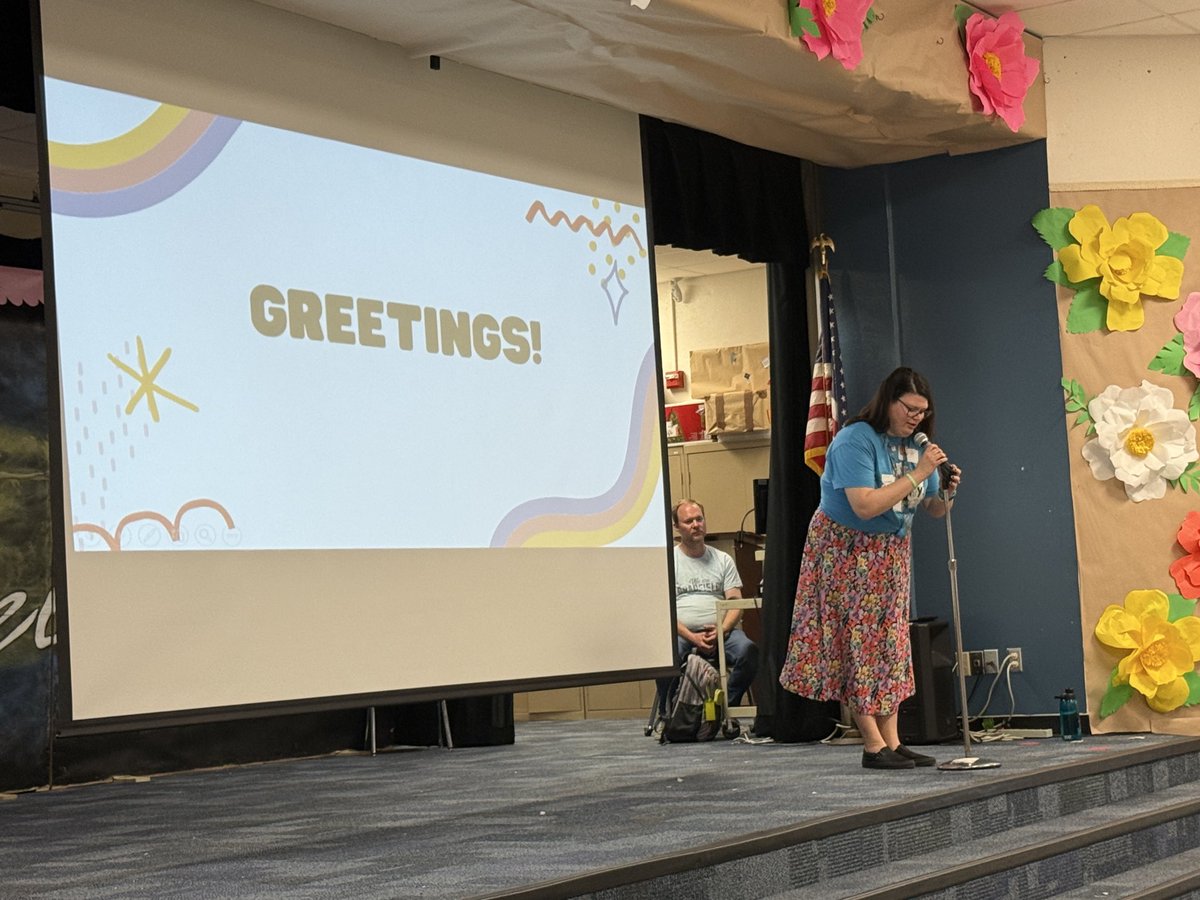 ReadingRay's tweet photo. Thank you Miss Dorothy from @garlandtxgov libraries for visiting our 2nd and 3rd graders to talk about the summer reading program! 📚 #bradfieldsbest 🤠 https://t.co/zotroqlO7R