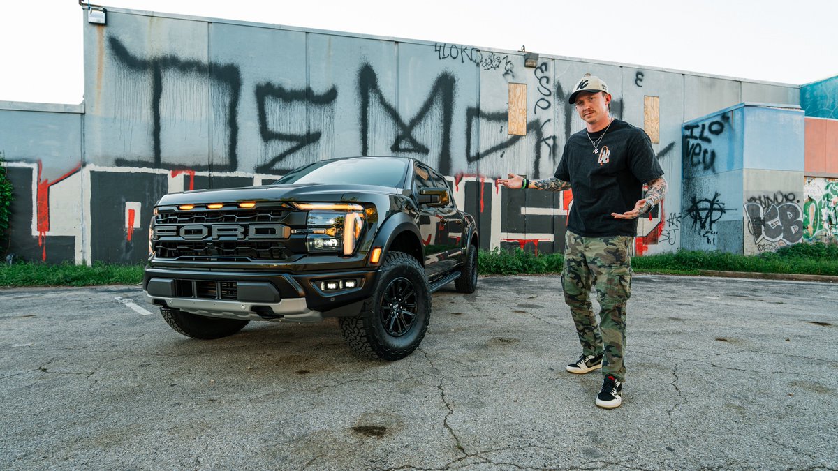JHawkShoots's tweet photo. New video is LIVE 🔥

I Bought My DREAM Truck | 2026 Ford Raptor
https://t.co/54Cehs4qqX

By far my favorite vlog yet - tap in 🫡🤘🏻 https://t.co/31qrVcHxlw