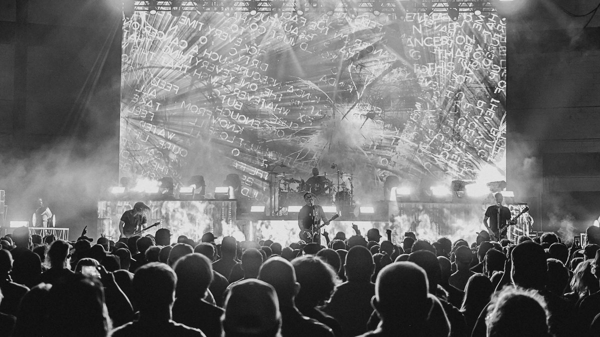 Staind tweet media