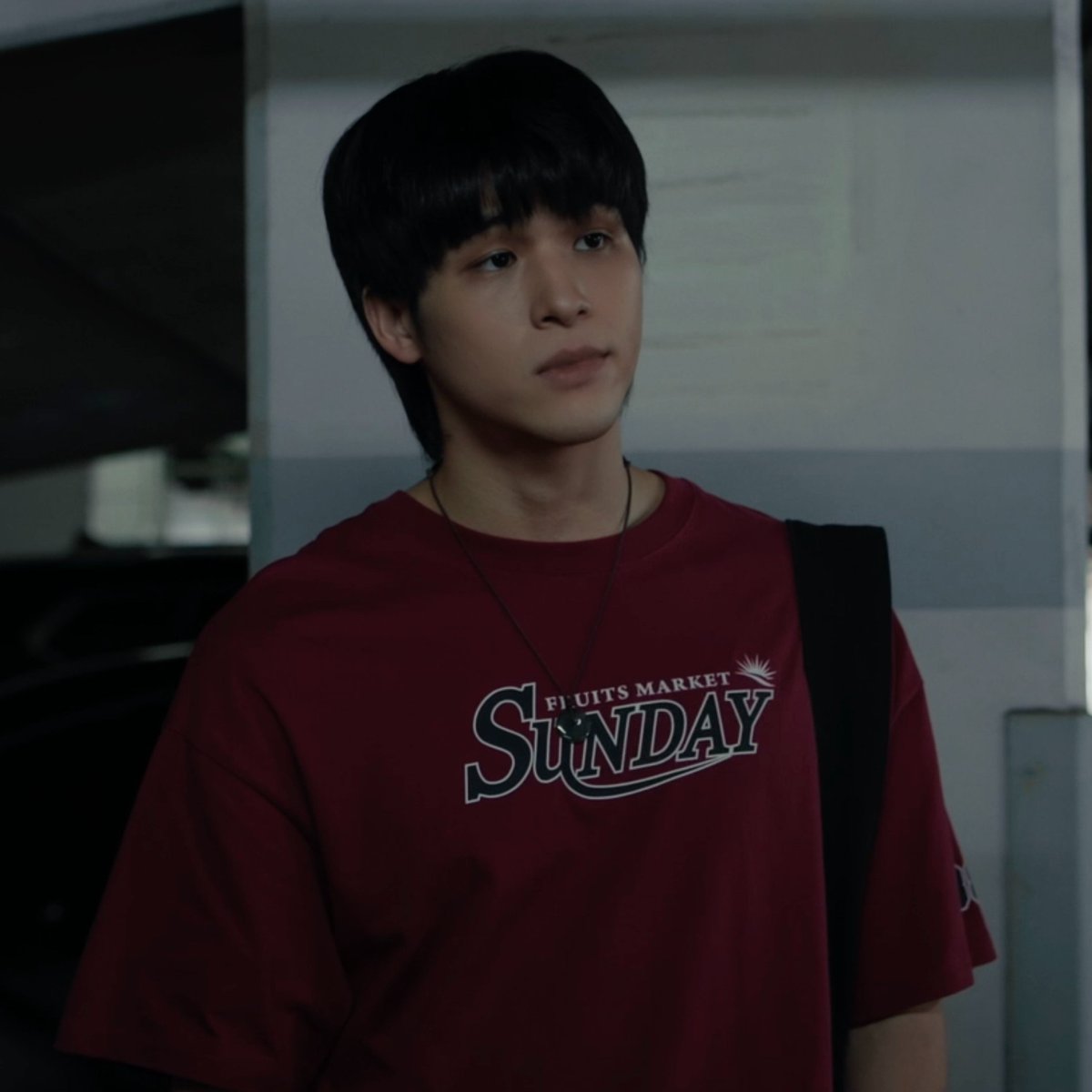 GMMTV's tweet photo. จารย์นิรันดร์โค่สสสตึงอ่ะค้าบบบบบบ เห็นอ่านบทจบบอกอยากให้มีทั้งรอยสักเอย ทั้งบุหรี่แทนธูปเอย แต่สิ่งที่ได้คือผมหัวดุ๋ง กับสีหน้าเย็นชา เอ็นดูอ่ะพี่ แต่เท่ครับพี่เท่ เค้ามีเรื่องราว เค้ามีที่มา เค้ามีฝีมือ และที่สำคัญ หล่อ!!!!!!!
#WUTheSeriesEP2
@skywongraveee https://t.co/bzSNOBpayP