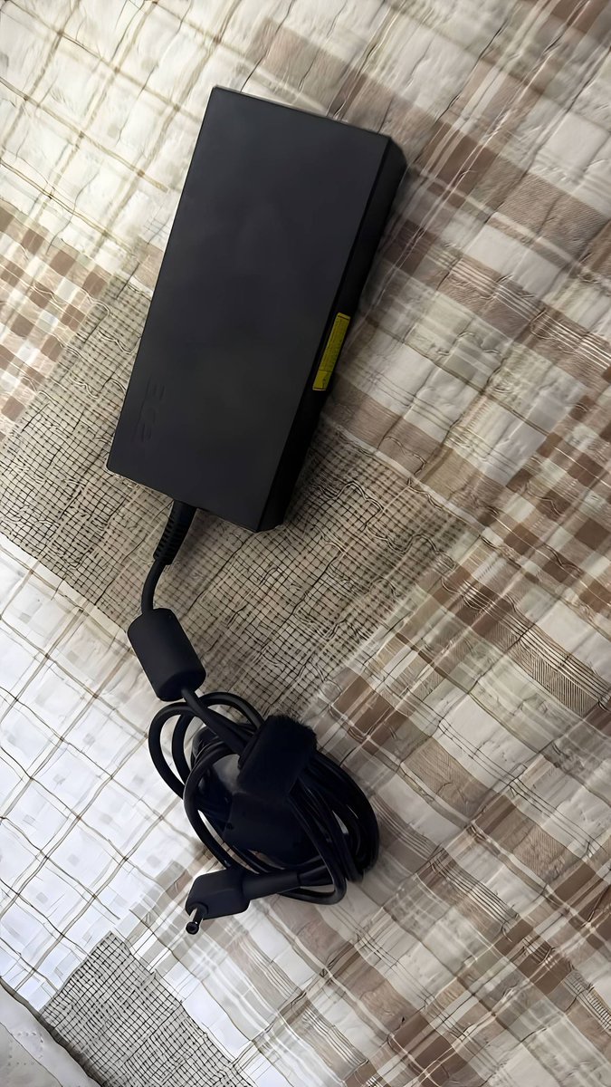 souzxwyd's tweet photo. Vendo Acer Predator Helios Neo 16S AI OLED 240Hz RTX 5060 Ultra 9

Comprei dia 03/04/26

Não tem nem 24h de uso 

Possui garantia da Acer ativa.

Motivo da venda: pouco uso. https://t.co/RZZlth03vZ