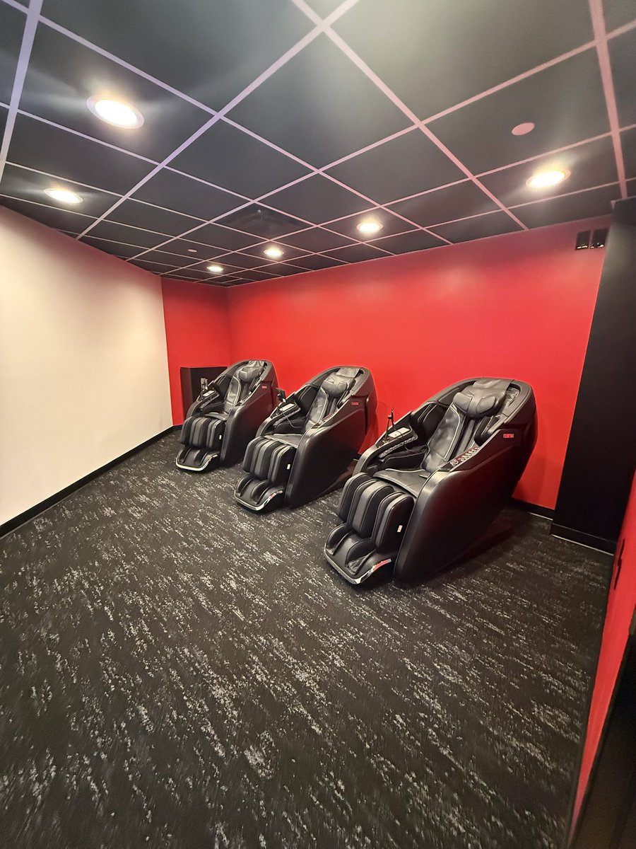 flakerville's tweet photo. #3 - Brand new addition of the “trend setting” UofL Health Baseball Recovery Room that includes 3 top-of-the-line therapeutic massage chairs from Fitness Market and tech from Century Entertainment! PLAYERS FAVORITE new spot to get much needed R&amp;R before/after practices &amp; games! https://t.co/rMjIU5C5hA