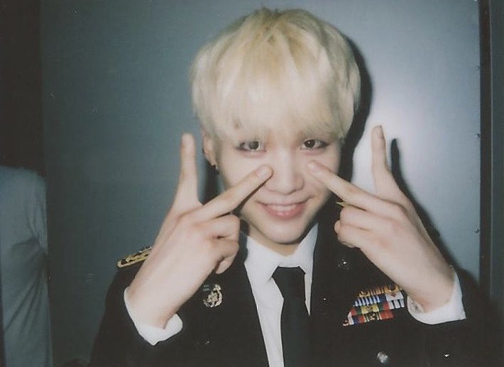 민 tweet media