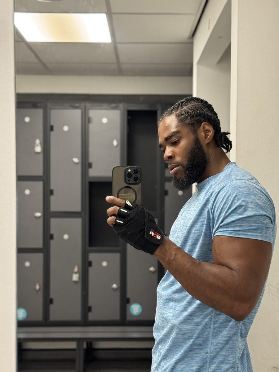Capalone1's tweet photo. First day back in the gym today it felt good https://t.co/XVvBeRn9K7