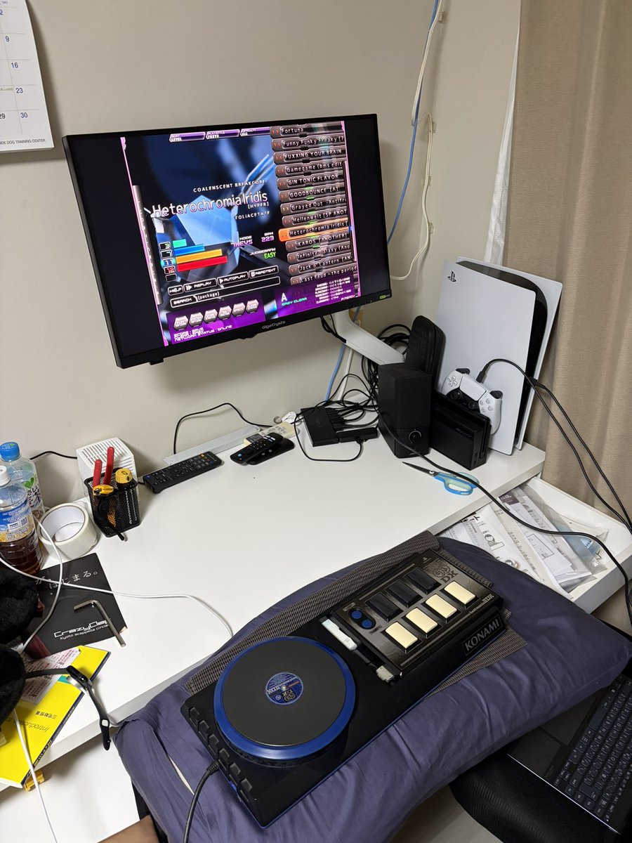 midmid0904's tweet photo. 部屋ちゃんと整理したら立ち環境できるかも https://t.co/n491DFyxa6