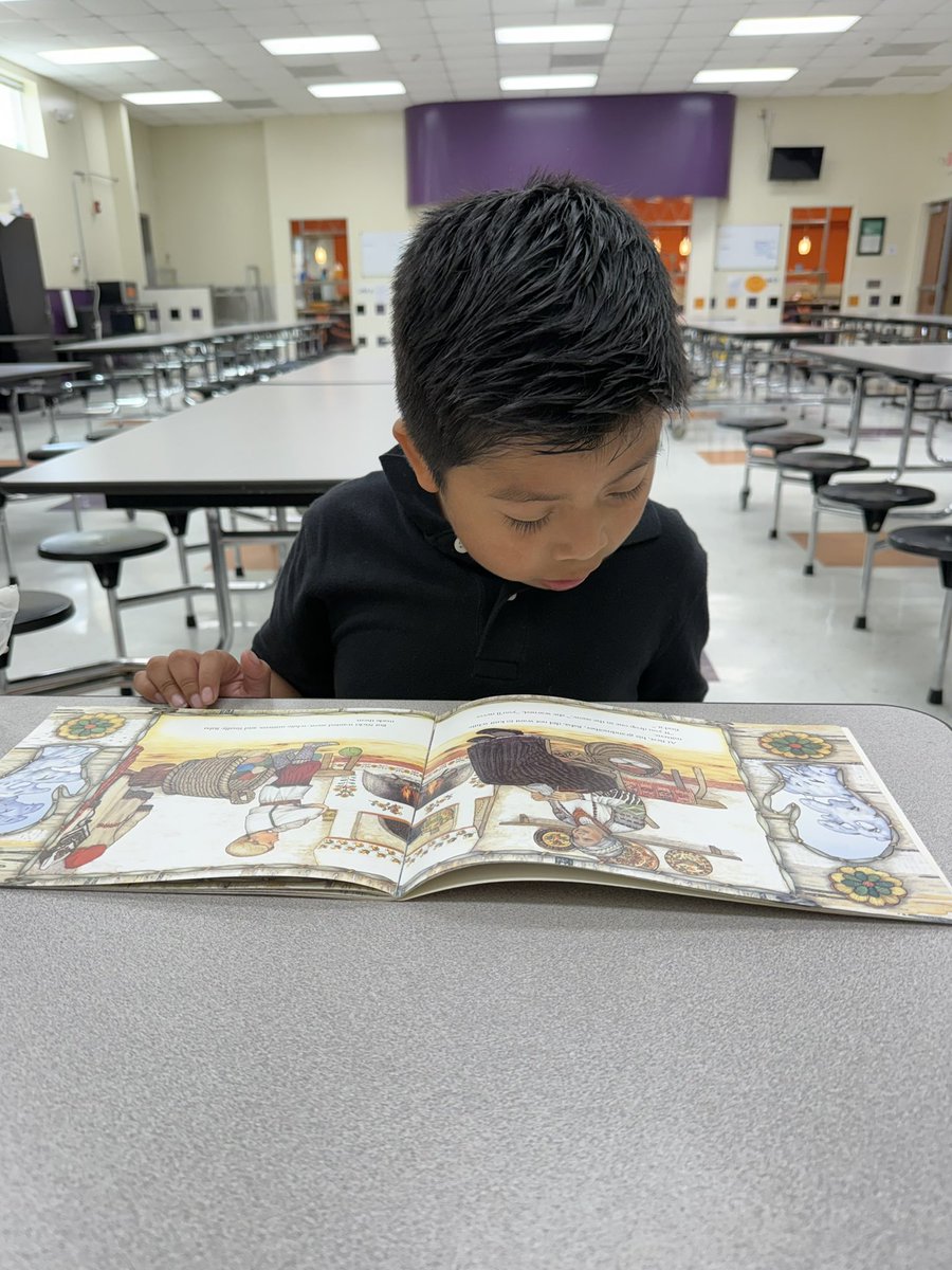 AGHoulihan's tweet photo. Hard to believe today is our last #ReadWithU session @BentonHeightsES! So proud of this amazing reader and leaderβ¦ready for 2nd grade! #TeamUCPS #Literacy4U @aestinch ππ―π https://t.co/5gcJCwBHg5