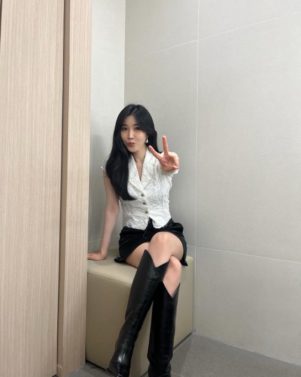 leehaeri_face's tweet photo. https://t.co/uIG2YDcvwe