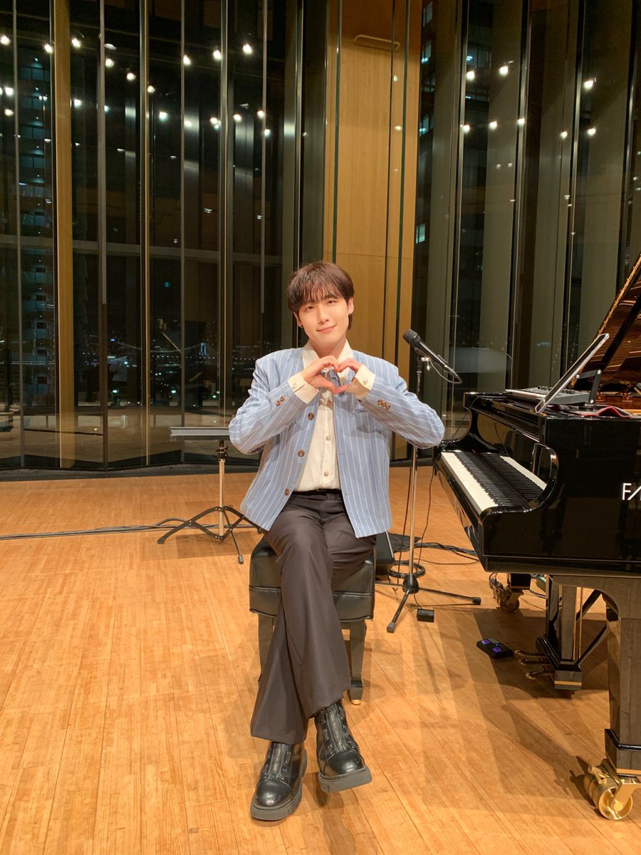 piano_Len's tweet photo. 今日の「Persian Blue」コンサート、
本当にありがとうございました！
皆さんの笑顔のおかげで幸せな時間でした。
気をつけてお帰りくださいね！💙

#LEN #렌 #PersianBlue #페르시안블루 #ReleaseConcert https://t.co/radbrzlxD7