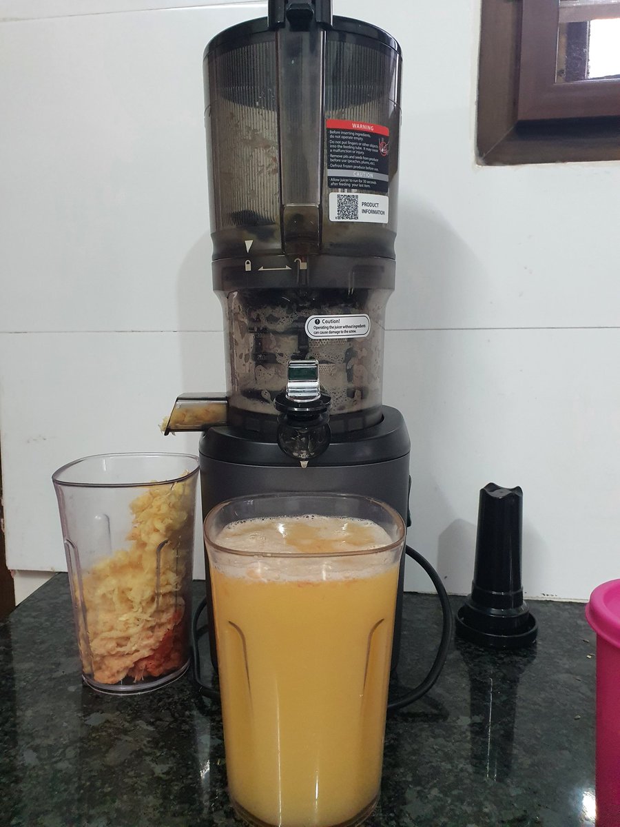 ciinnzaditya's tweet photo. @arivomkadaioffi Kuvings Auto 6 Gun metal - Cold press slow juicer, 2024 ல் ஜூலை மாதம் வாங்கினேன்.. வாங்கின புதிதில் அனைத்து ஜூஸ் வகைகளையும் தயார் செய்வோம்.. எல்லா பழங்களையும் ஜூஸ் போடக்கூடாது என்று தெரிந்ததால், இப்போ எது தேவையோ, அதை மட்டுமே தயார் செய்கிறோம்.. பயனுள்ள ப்ராடுக்ட்.. https://t.co/7BuG5KmnZy