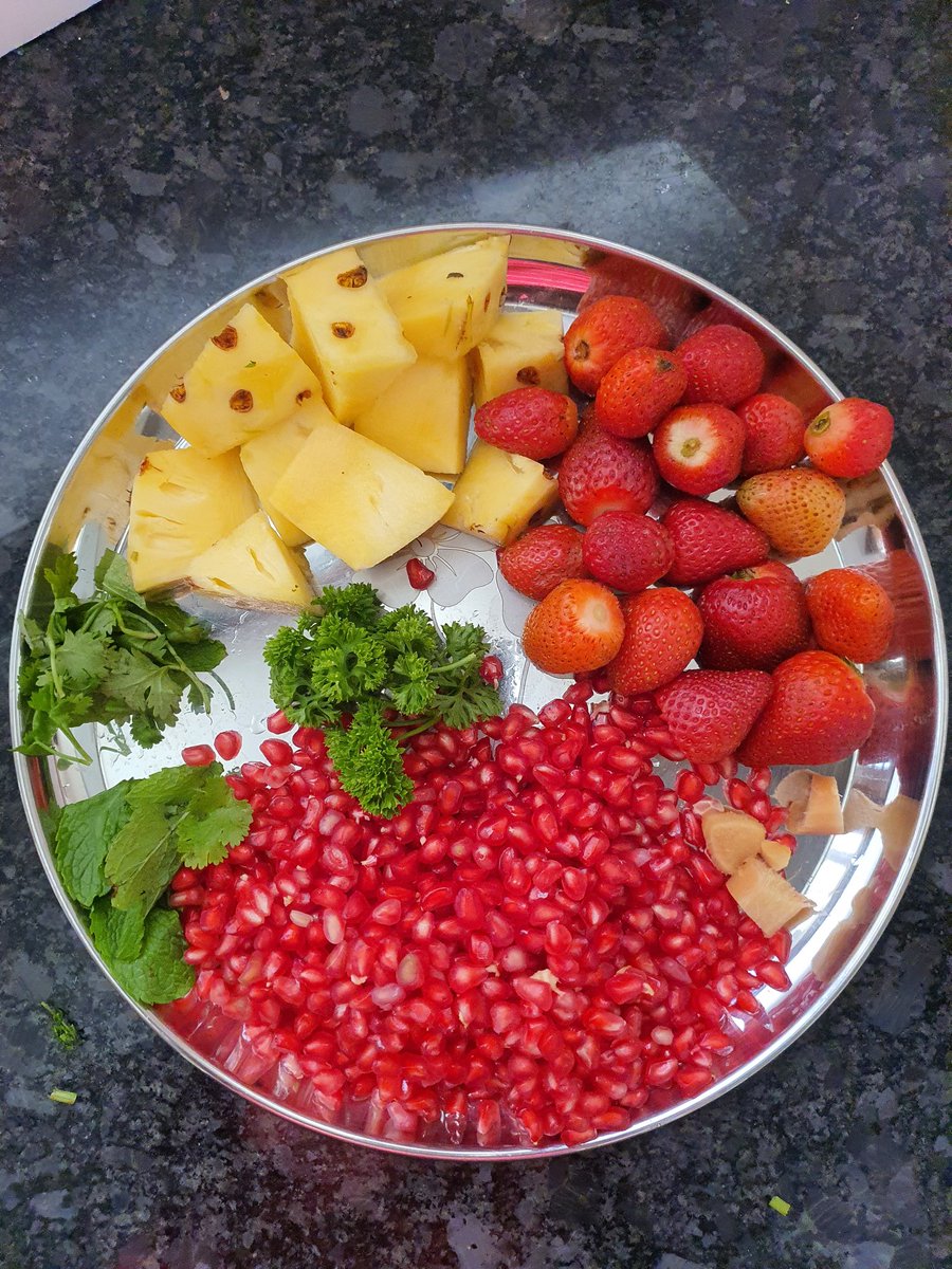 ciinnzaditya's tweet photo. @arivomkadaioffi Kuvings Auto 6 Gun metal - Cold press slow juicer, 2024 ல் ஜூலை மாதம் வாங்கினேன்.. வாங்கின புதிதில் அனைத்து ஜூஸ் வகைகளையும் தயார் செய்வோம்.. எல்லா பழங்களையும் ஜூஸ் போடக்கூடாது என்று தெரிந்ததால், இப்போ எது தேவையோ, அதை மட்டுமே தயார் செய்கிறோம்.. பயனுள்ள ப்ராடுக்ட்.. https://t.co/7BuG5KmnZy