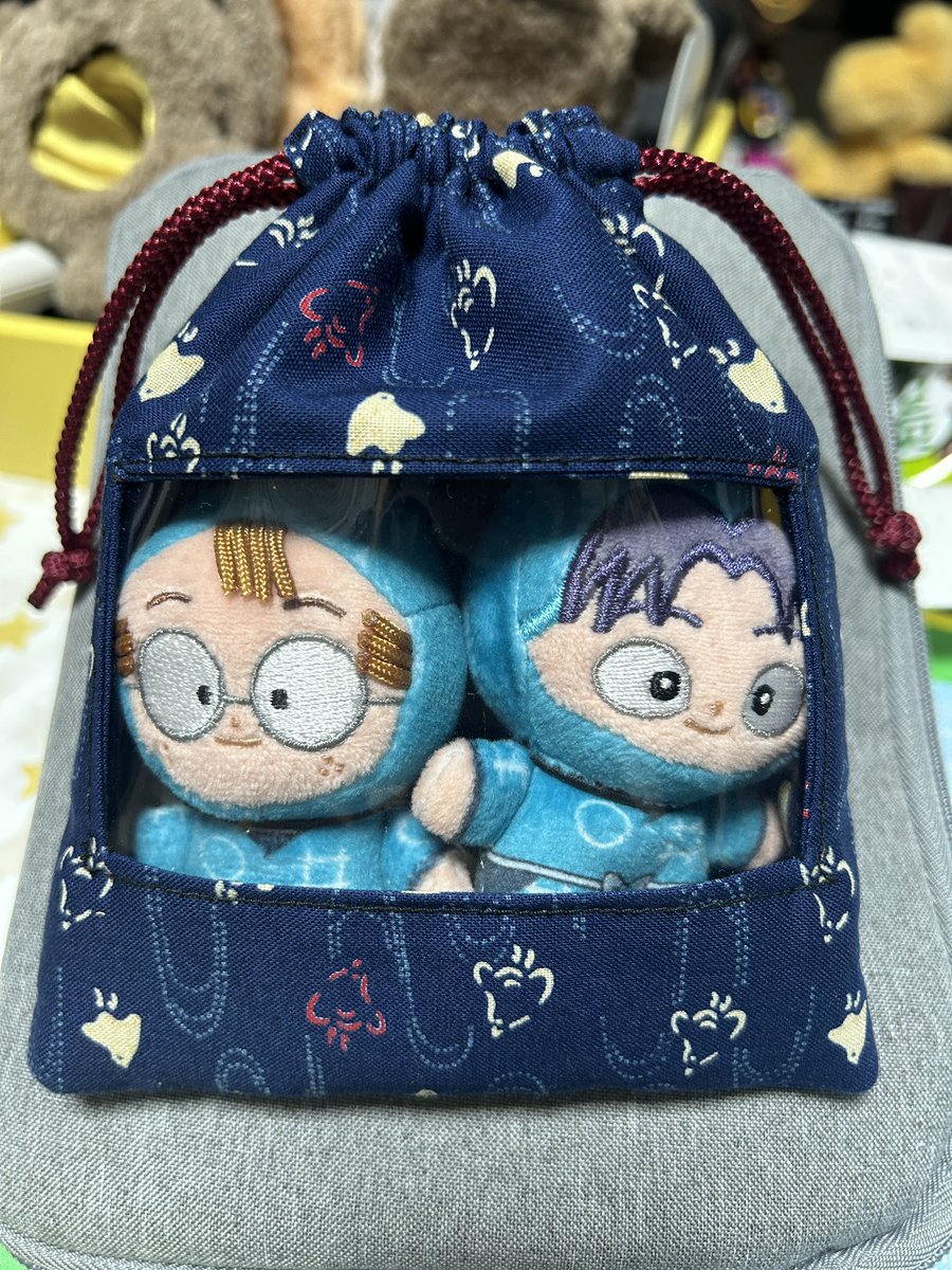 LOTUS666_REN's tweet photo. ぬいちゃん用の千鳥柄の巾着完成🫶🏻
8cm位のぬいちゃんでお洋服なしやシンプルなお洋服なら2人一緒✨️
8cm位の着ぐるみ着たぬいちゃんだと1人用なサイズかな😊
10cmぬいも着ぐるみじゃなければちょうどサイズ😊 https://t.co/Su059SxDdG