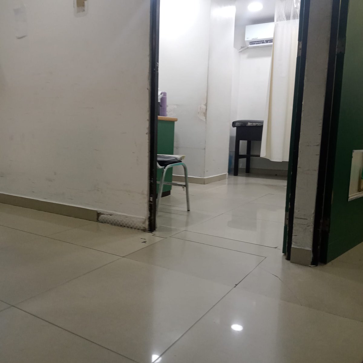 ROMEROAFS's tweet photo. Tan pésimo está el sistema de salud en México que en el @IMSS_Bienestar de Acapulco Vicente Guerrero, en urgencias niegan la atención porque no hay sistema? Los doctores se mueven por sistema? Gracias @Claudiashein. Qué impotencia tener a tu familiar sin ser atendido en urgencias https://t.co/B7YKlYU15G