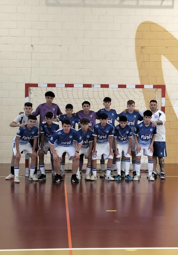 MolinenseFutsal's tweet photo. PLAYOFF LIGA AUTONÓMICA CADETE

Gran esfuerzo de nuestros chicos en un partido de playoff muy competido frente al Club de Fútbol Sala Capuchinos A, que terminó con un ajustado 4-5 ⚽

El equipo luchó hasta el último segundo, demostrando carácter, compromiso y orgullo 🔵⚪️ https://t.co/b083urmZgo