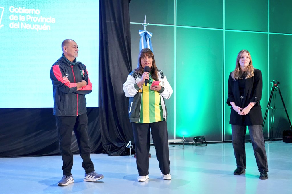 Rolo_Figueroa's tweet photo. LOS CLUBES CUMPLEN UNA TAREA SOCIAL FUNDAMENTAL

Con la incorporación de 12 nuevas entidades, ya son 102 las instituciones alcanzadas por nuestro programa Clubes Sociales, que impulsa obras de infraestructura, equipamiento y acciones comunitarias en clubes deportivos de toda la provincia. Porque no hay nadie mejor que los dirigentes de los clubes para definir qué inversiones debemos realizar.

El programa contempla, además, un esquema de contraprestaciones comunitarias por parte de las instituciones beneficiadas. Estamos redistribuyendo oportunidades también desde el deporte, para que más chicos y chicas puedan acceder a un club, crecer y desarrollarse en comunidad.