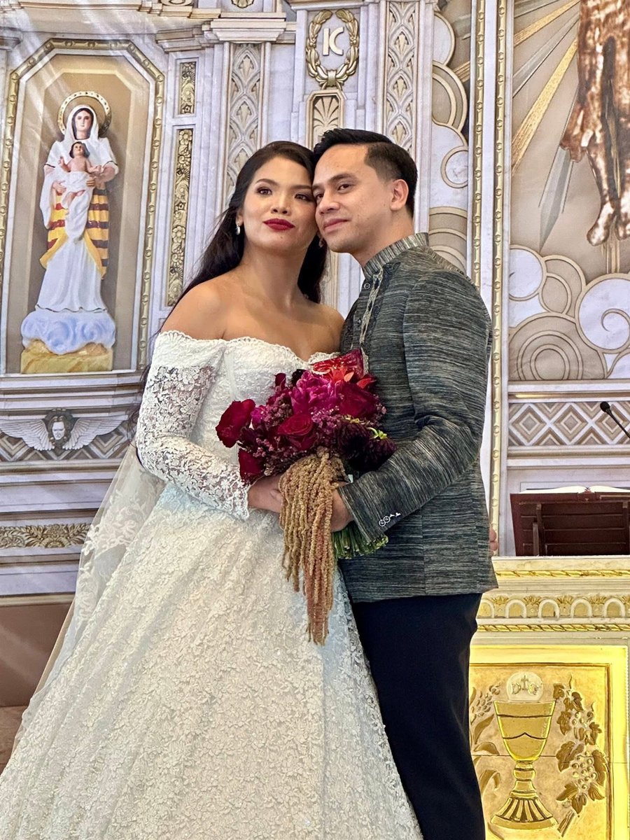 bruggoli's tweet photo. Wedding hopping weekend. Congrats, Newlyweds! 💗💐 https://t.co/ag2yE2oGOe