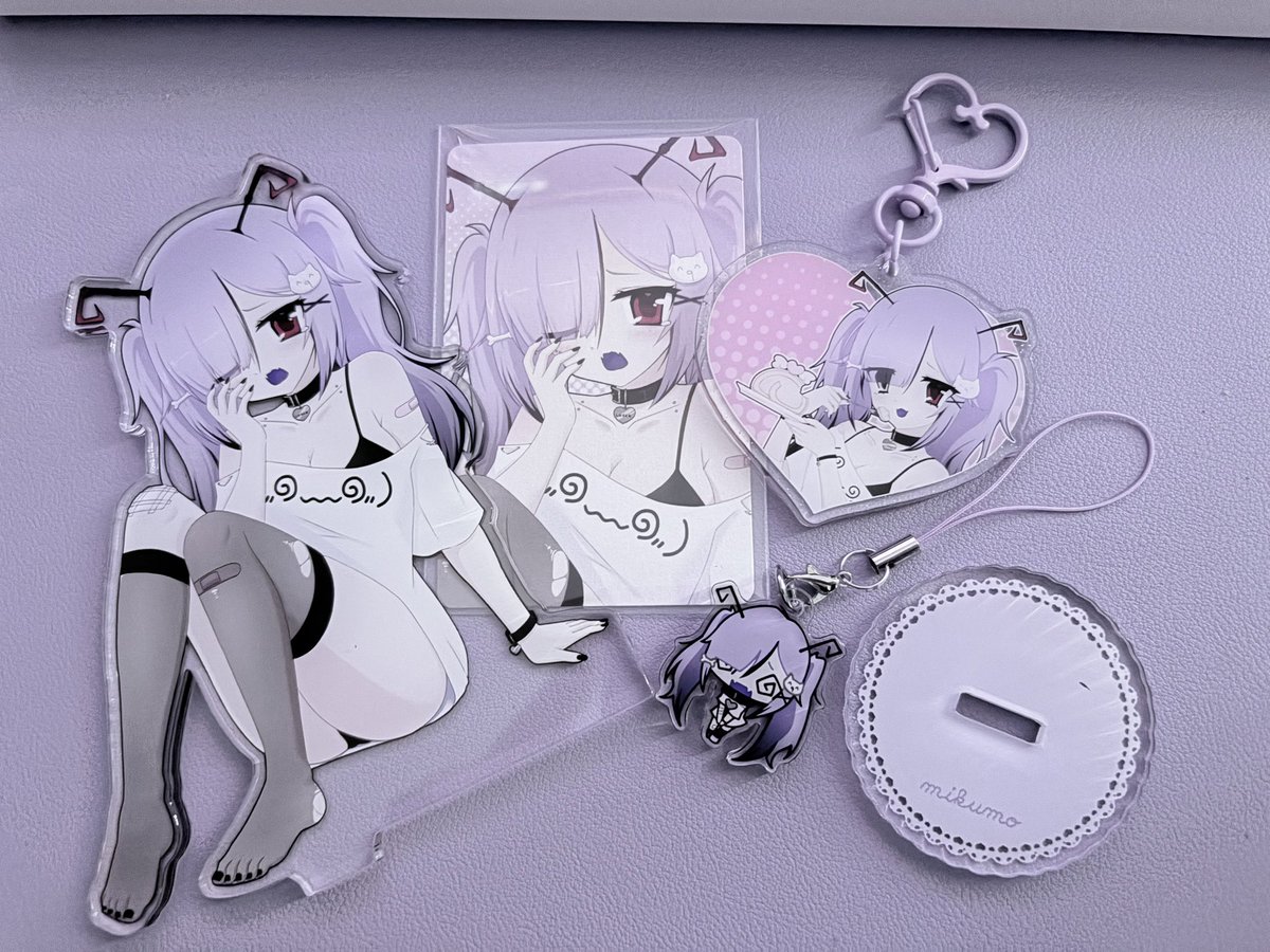 miiiikumo_'s tweet photo. i’m not biased or anything but it’s pretty good and you should like totally buy it and stuff eheh https://t.co/HaJLFbQcZs